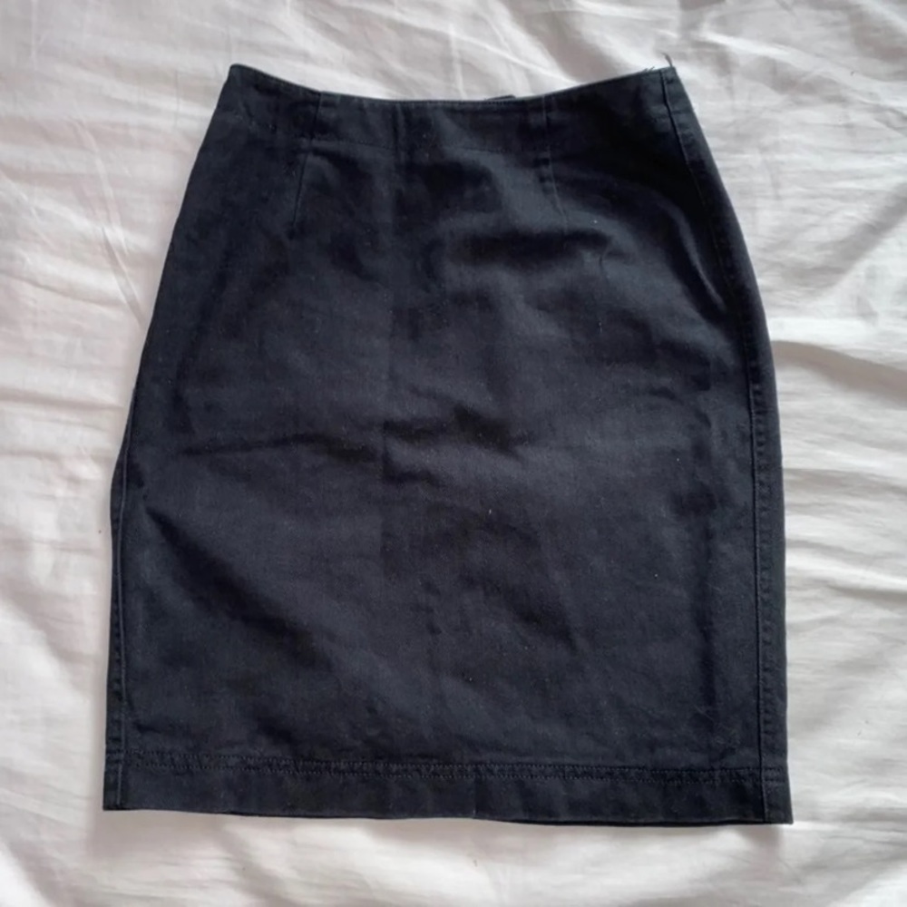 SOLD‼️: DKNY skirt